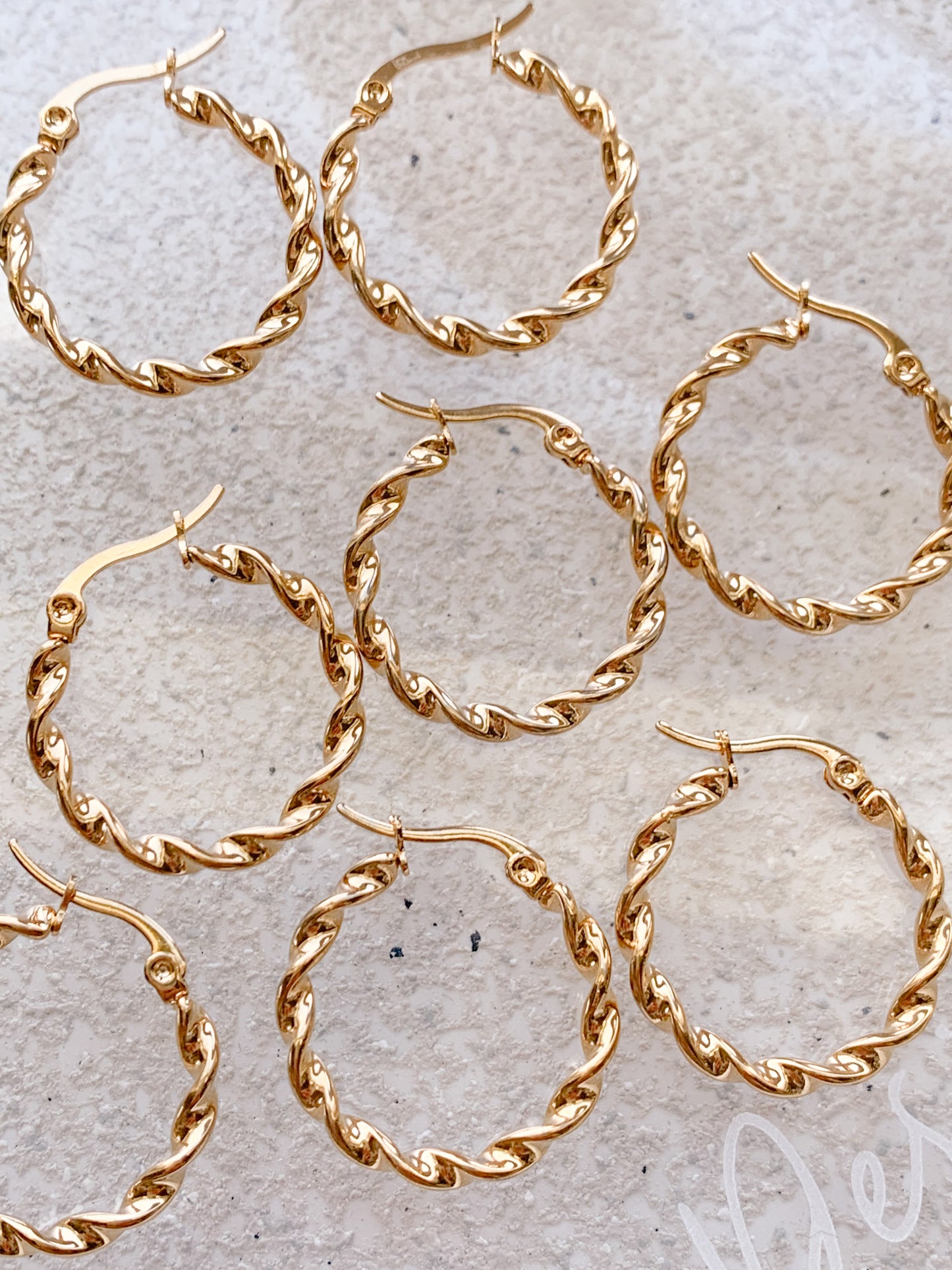 Tania hoops