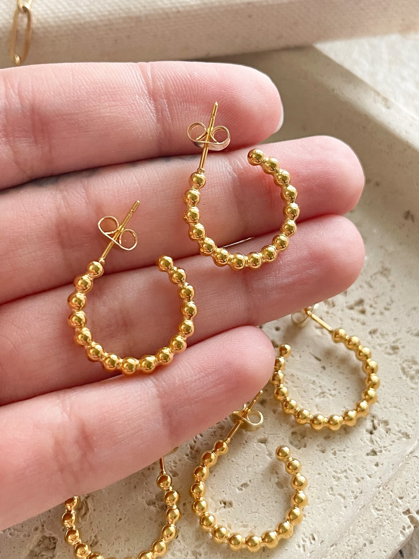 Gaby Hoops