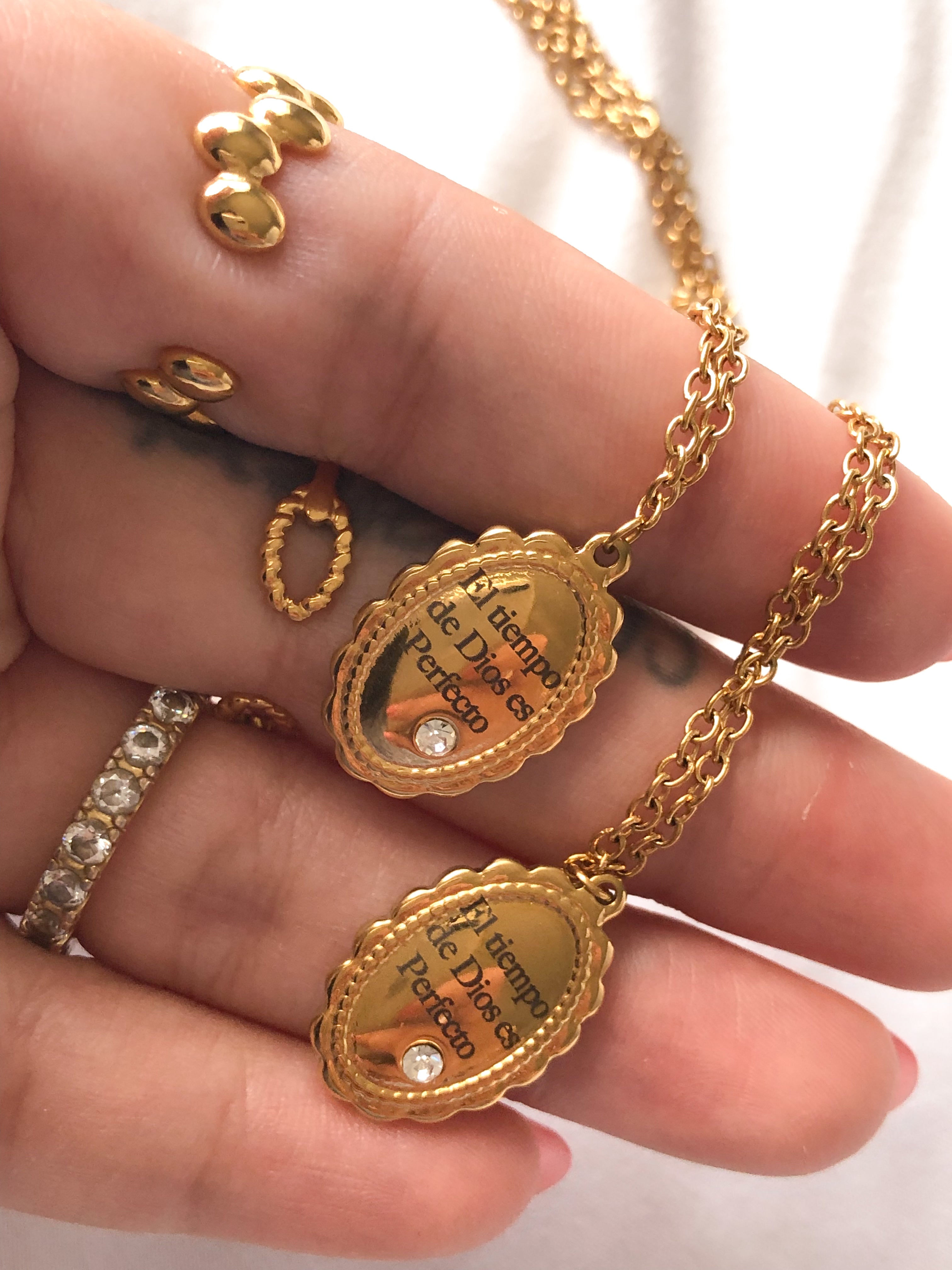 El tiempo de Dios Necklace