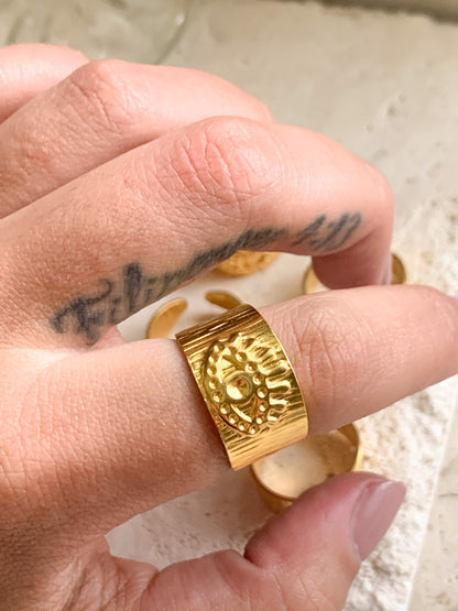 Chunky Eye ring