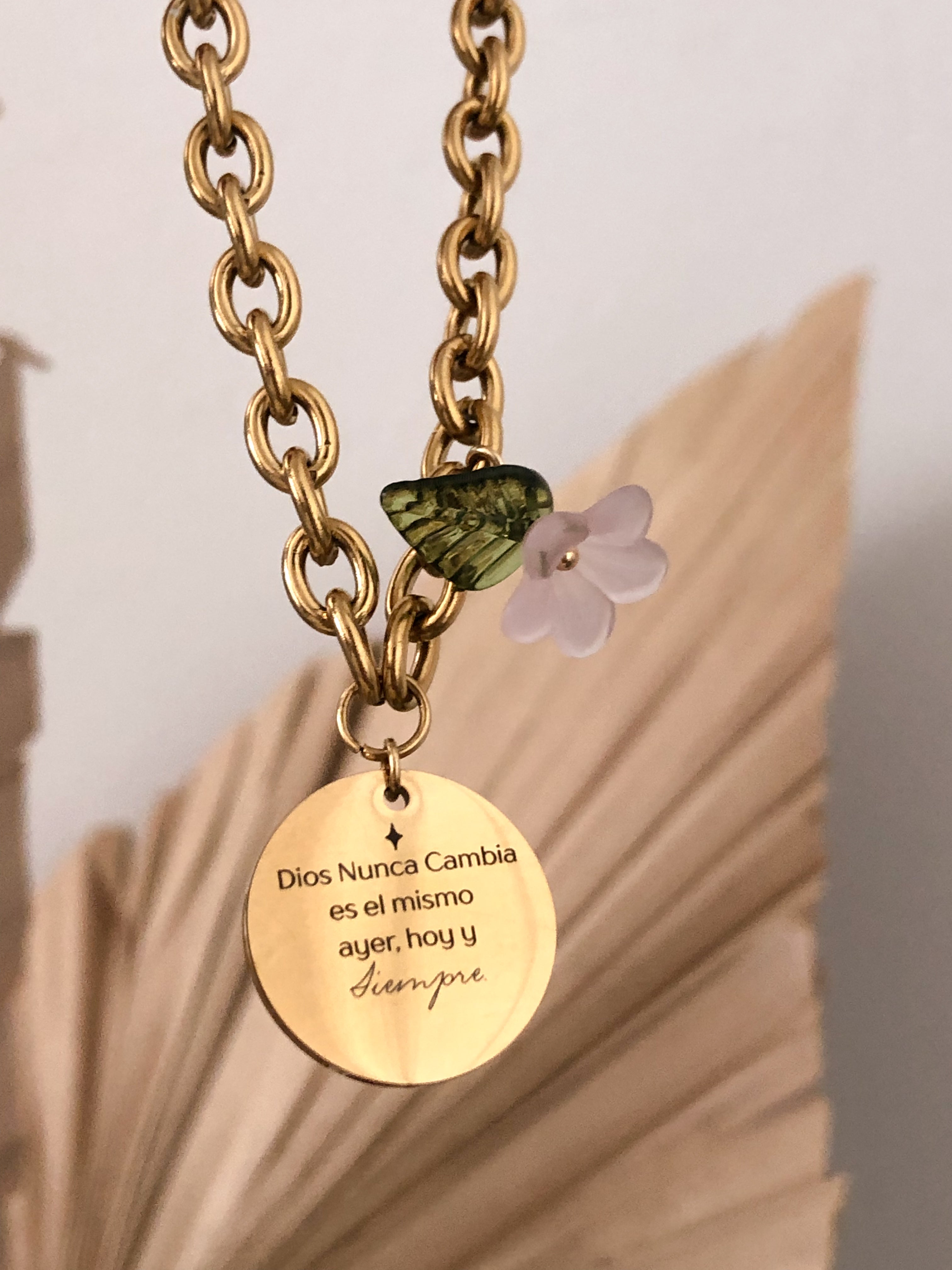 El es Necklace 🌸💓