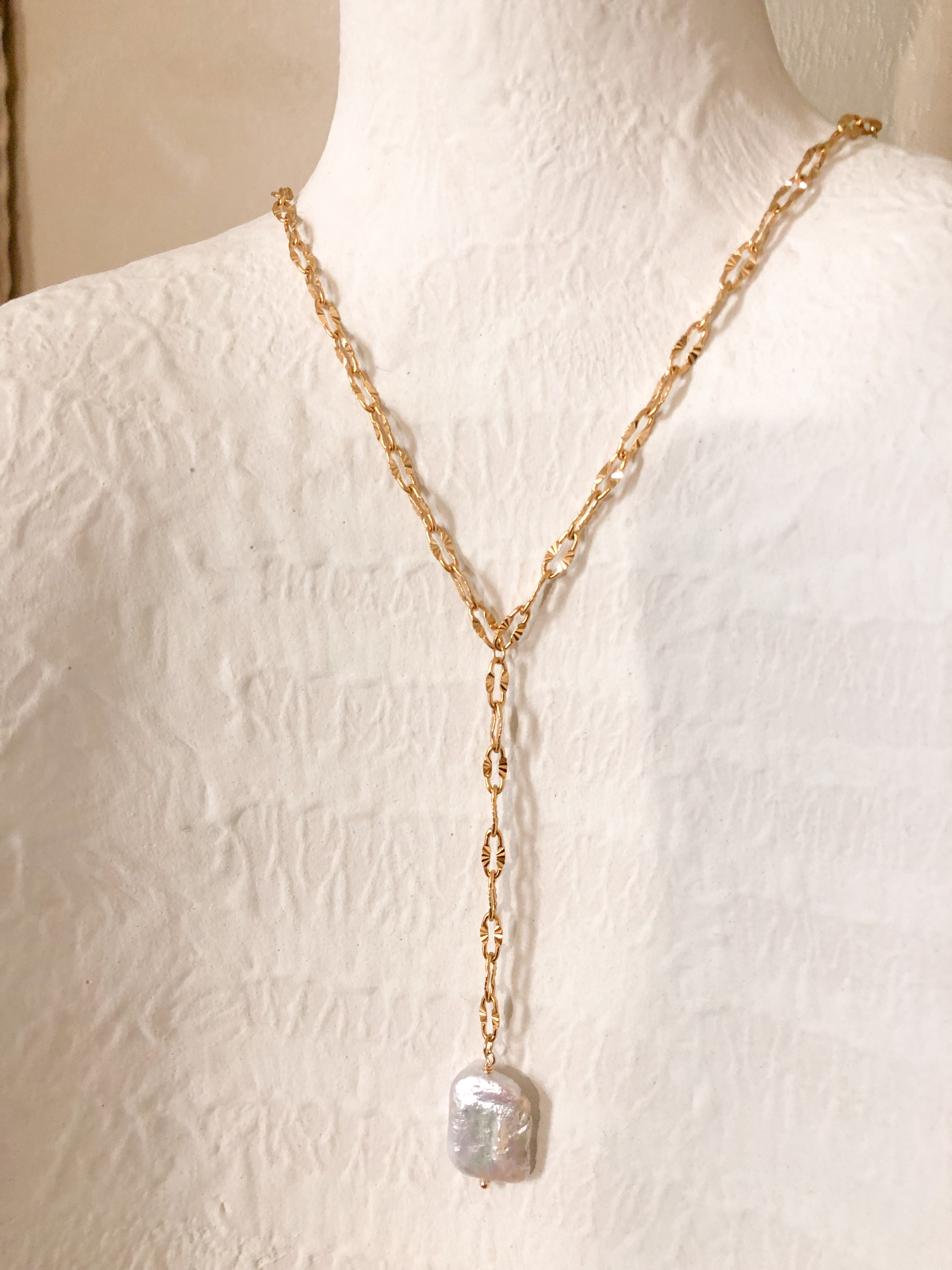 Pearly Lariat
