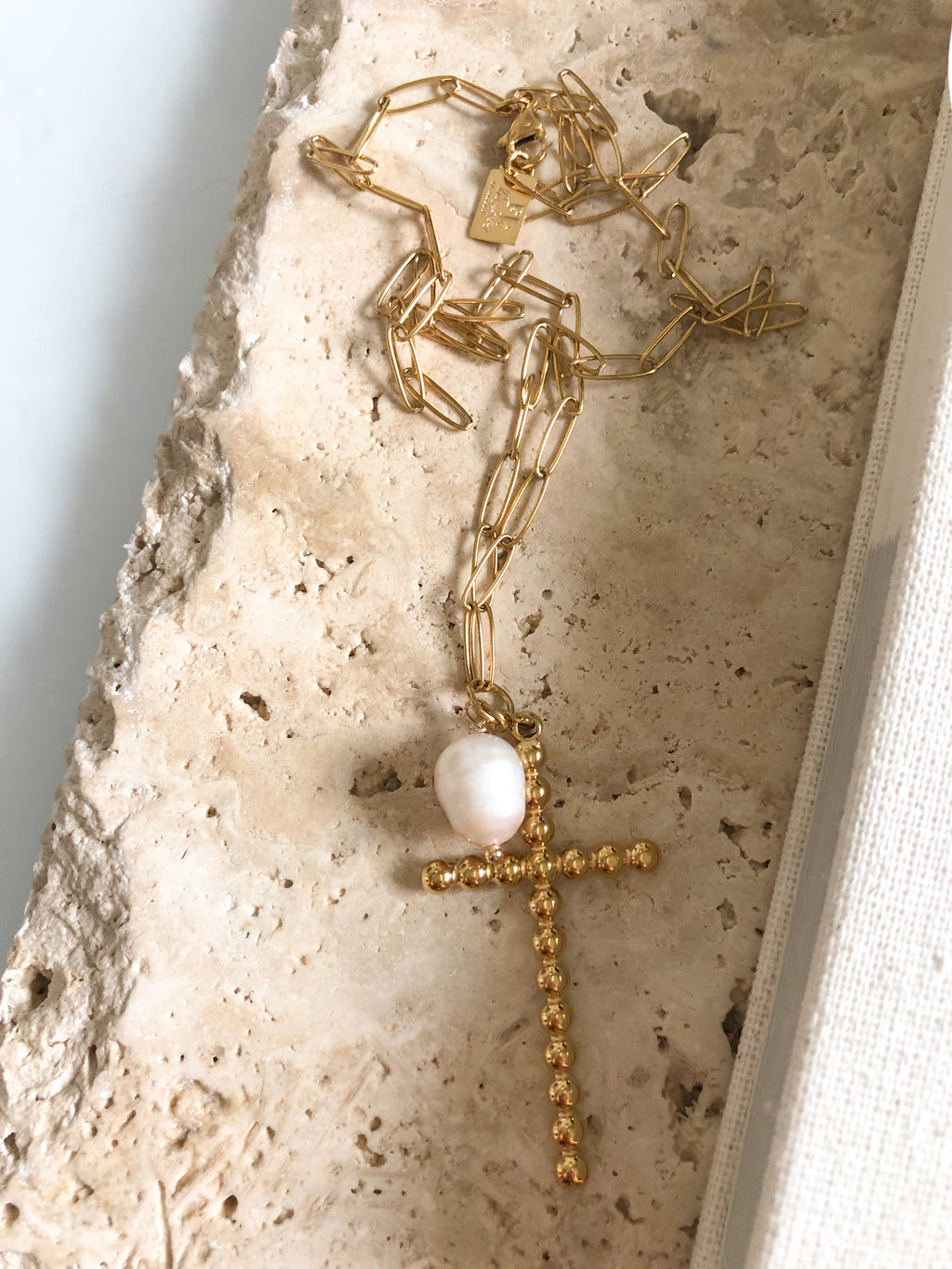 Bendecida Necklace 🦢