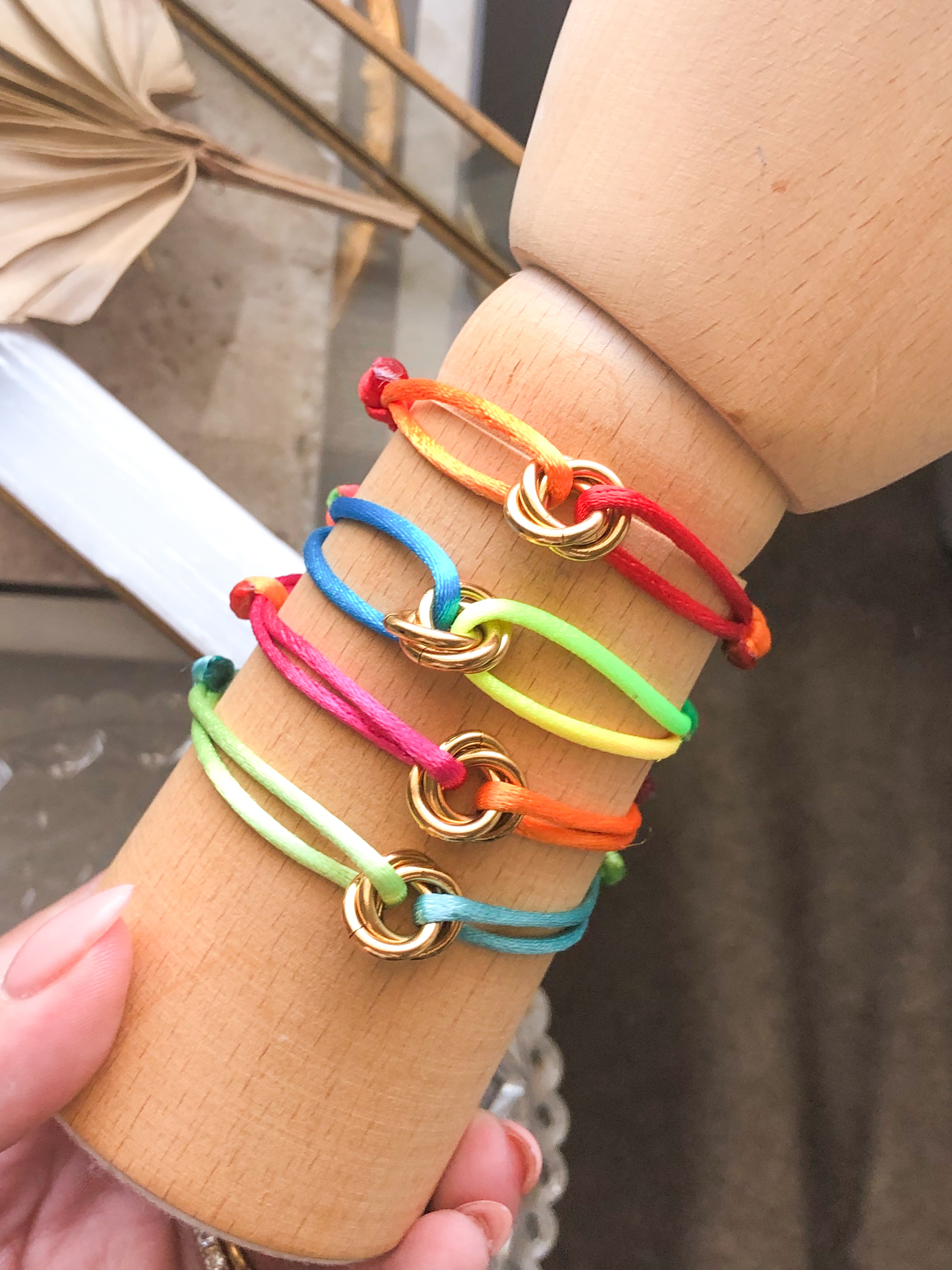 Rainbow Rings Bracelet 🌈