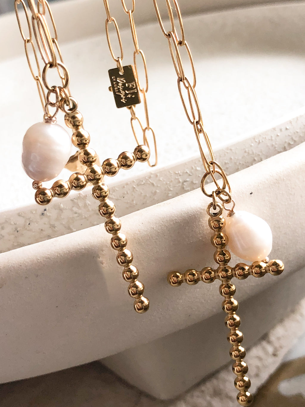 Bendecida Necklace 🦢