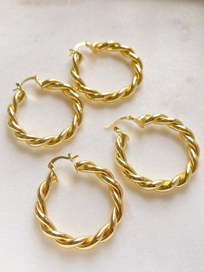 Lucia hoops