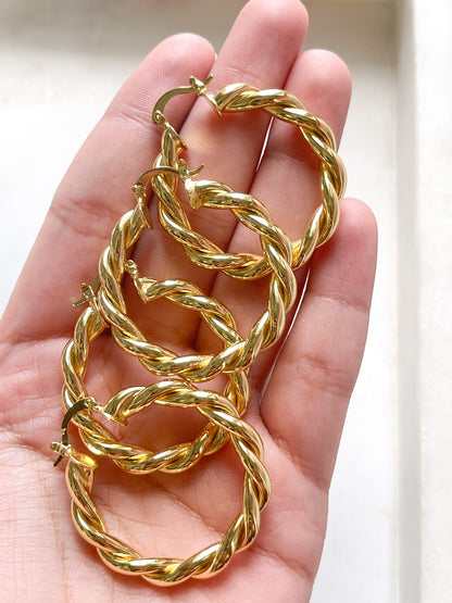 Lucia hoops